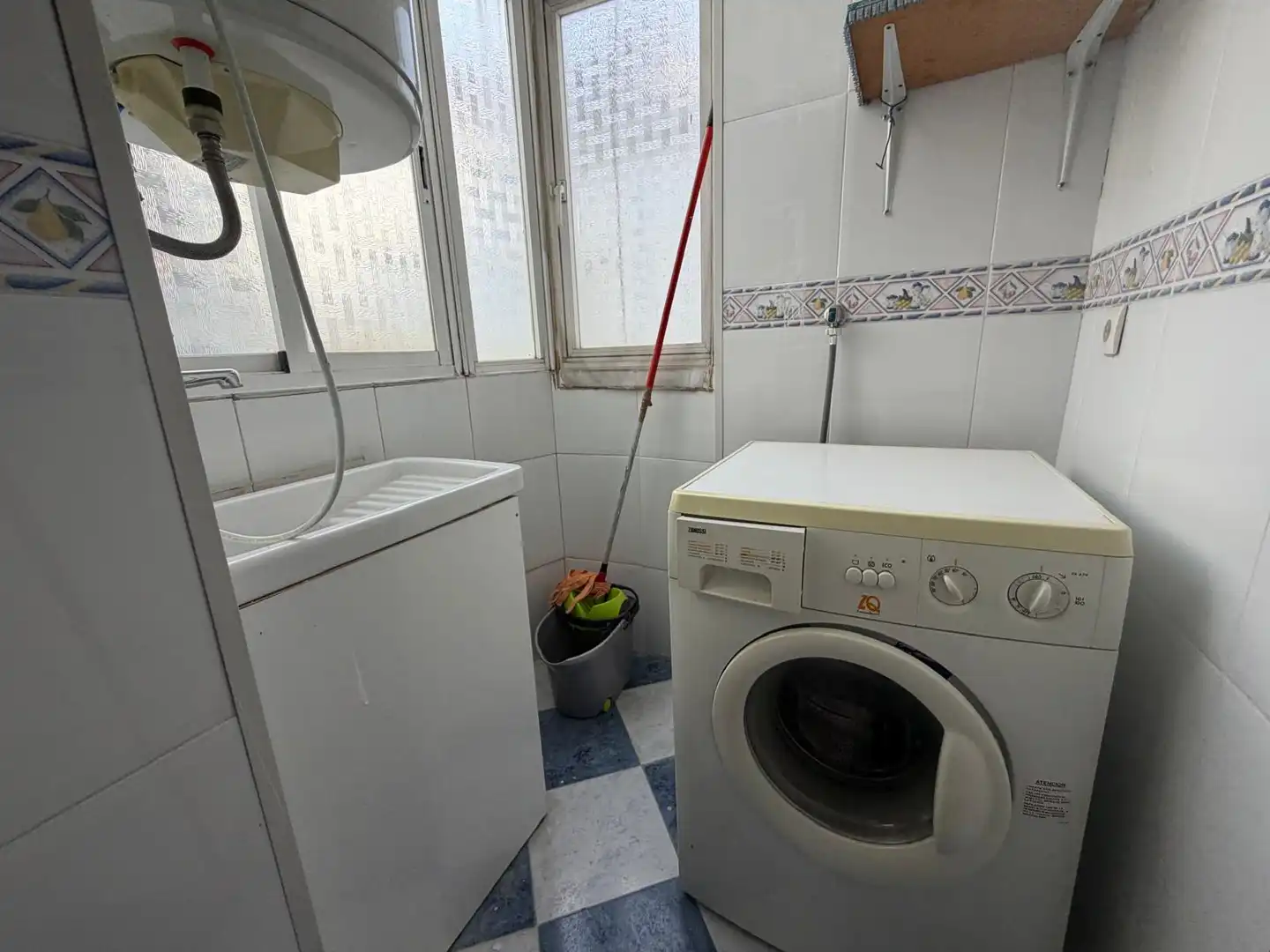 Bathroom of Flat for sale in Jaén  with Air Conditioner, Furnished and Balcony