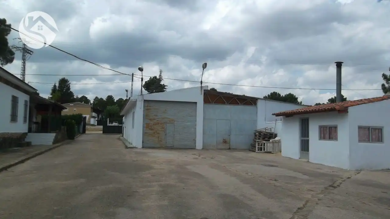 Vista exterior de Casa adosada en venda en Fuentenava de Jábaga amb Calefacció i Piscina