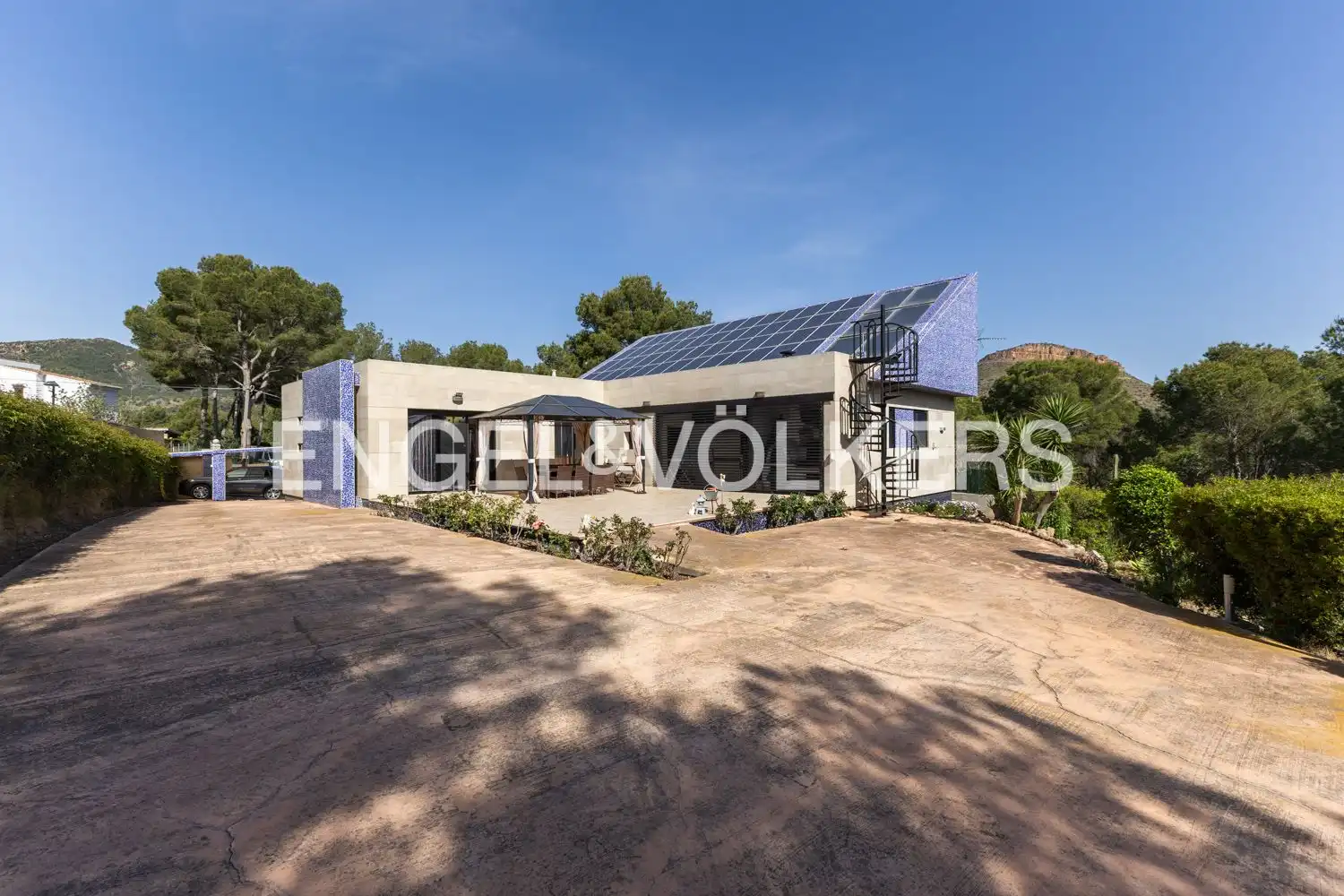 Exterior view of Houses for sale in Gilet  with Air Conditioner, Heating and Private garden