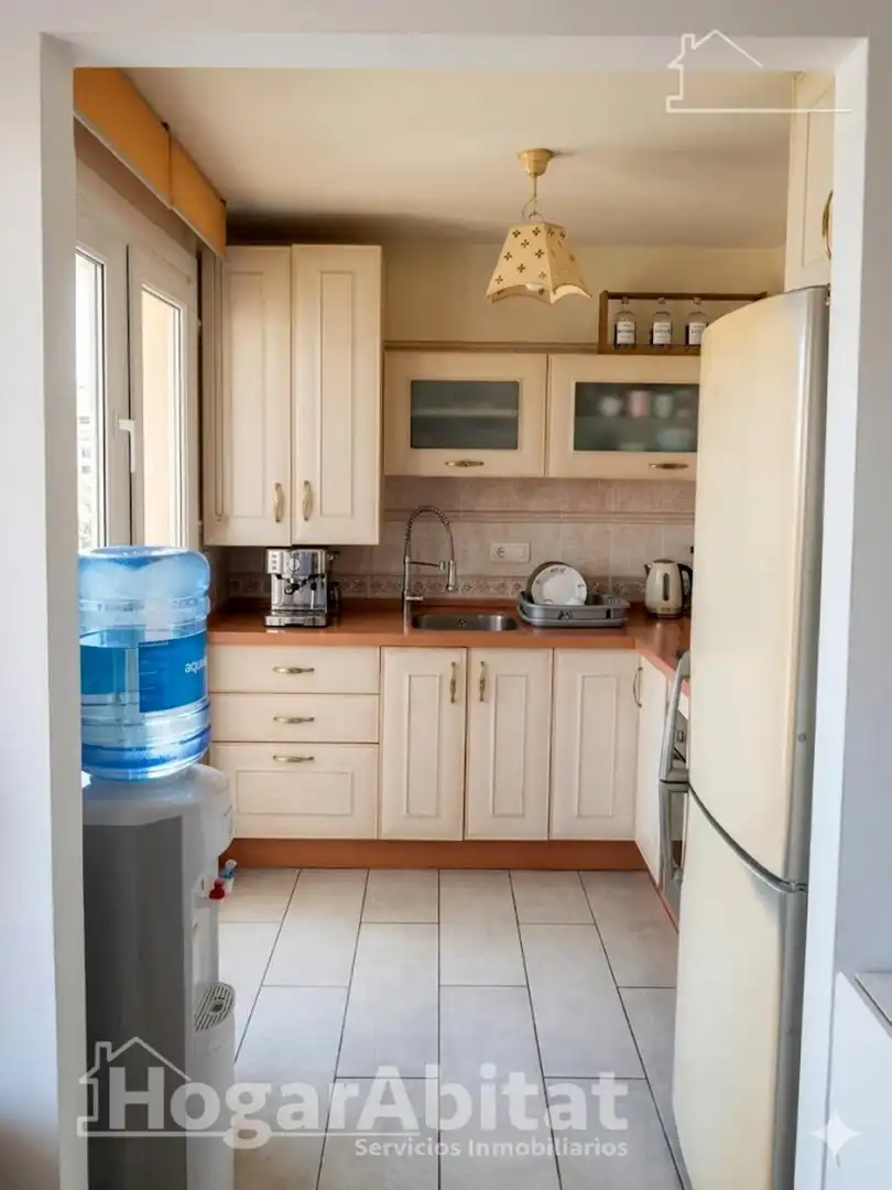 Küche von Dachboden zum Verkauf in Roquetas de Mar mit Klimaanlage, Privatgarten und Terrasse