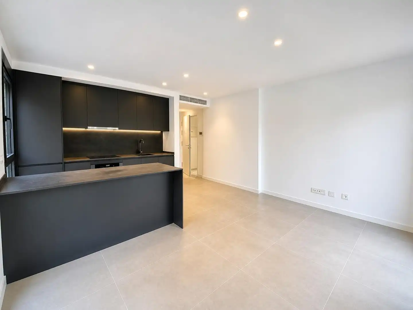 Cocina de Piso de alquiler en Barcelona con Aire acondicionado, Parquet y Balcón