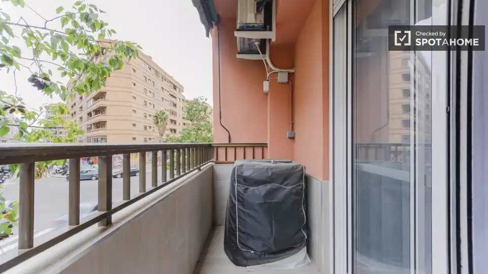 Terraza de Apartamento para compartir en Valencia con Aire acondicionado, Calefacción y Terraza