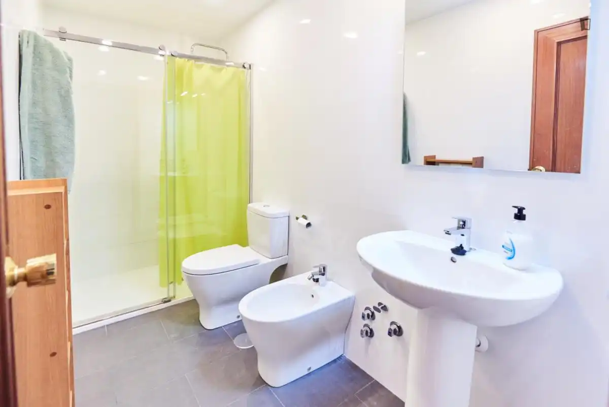 Room in Triana Este
