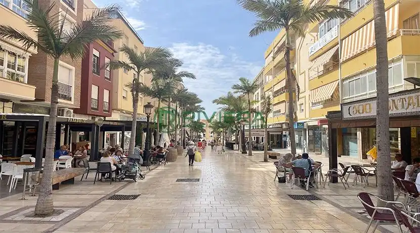Vista exterior de Ático en venta en Benalmádena con Aire acondicionado, Terraza y Piscina comunitaria