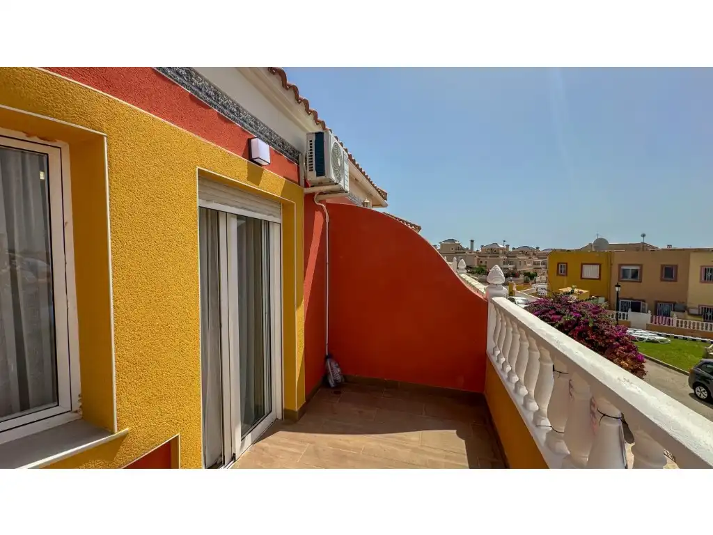 Terrassa de Casa o xalet en venda en Orihuela amb Aire condicionat, Jardí privat i Terrassa
