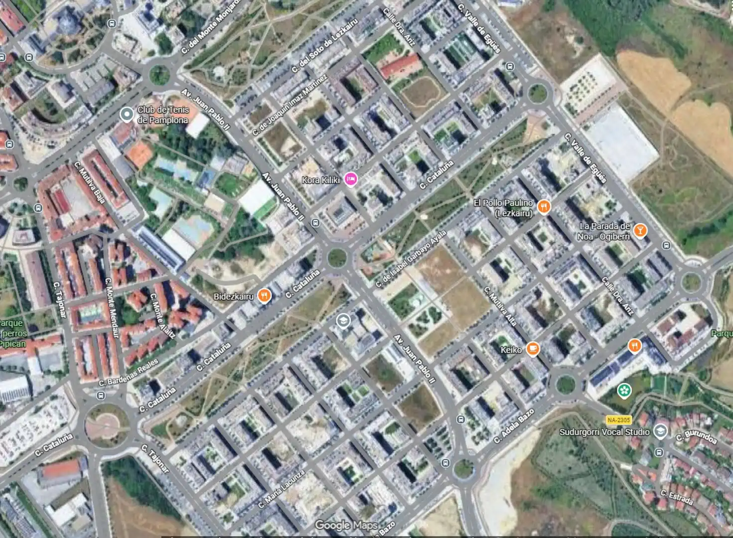 Vista exterior de Ático en venta en  Pamplona / Iruña con Aire acondicionado, Calefacción y Jardín privado