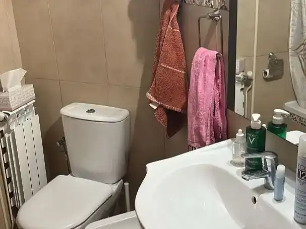 Bany de Pis en venda en Huesca amb Traster i Balcó
