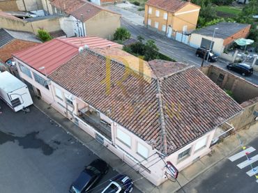 Casa con balcón en venta en Vega de Infanzones