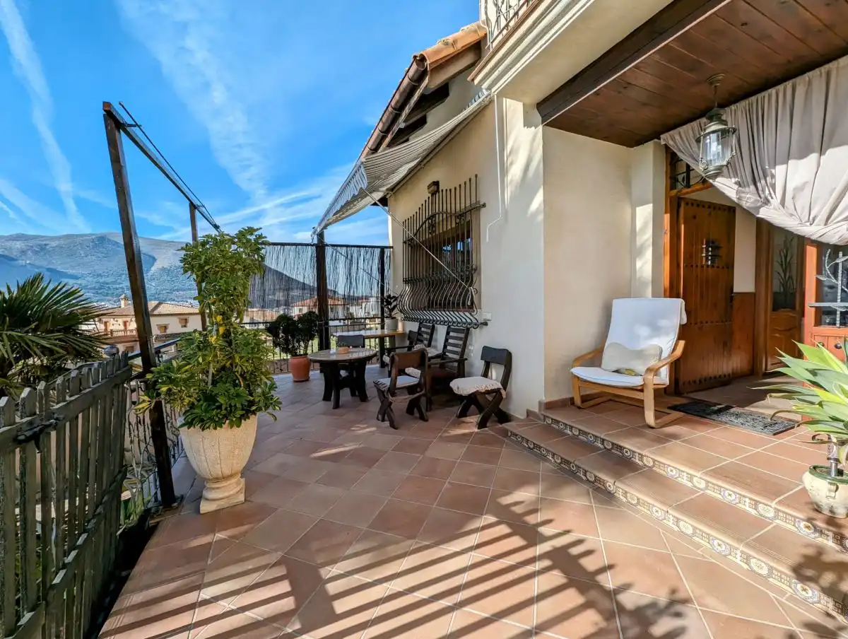 Terrassa de Casa o xalet en venda en Loja amb Aire condicionat, Calefacció i Jardí privat