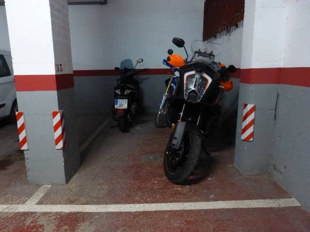 Garaje en Alquiler en Diagonal - Colomeres