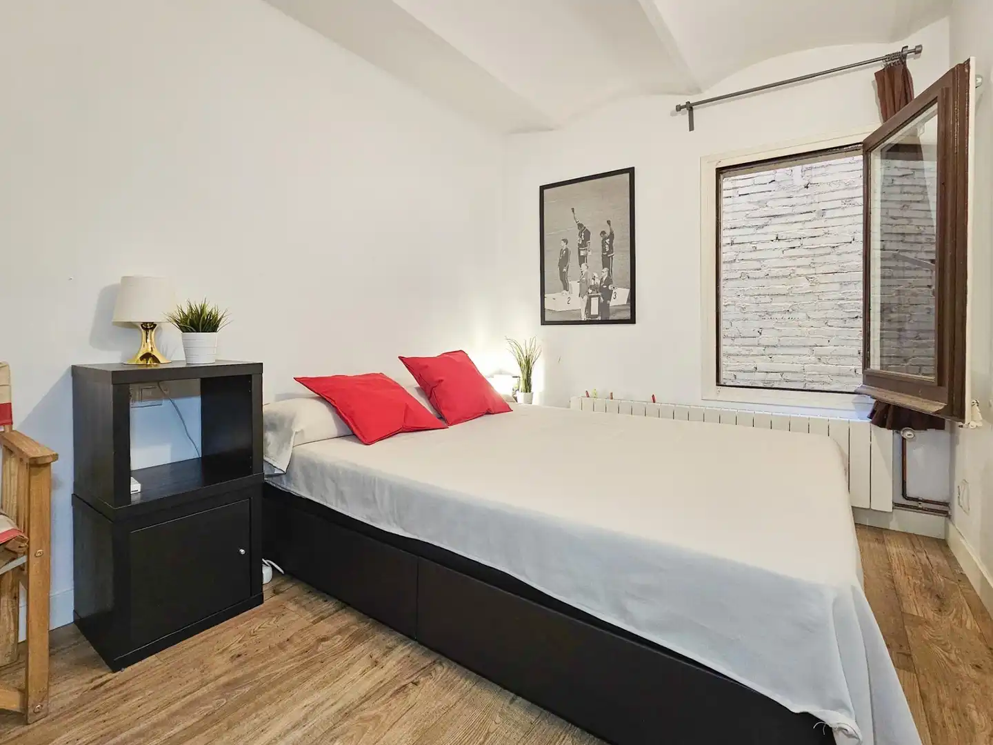 Habitación de Planta baja en venta en Barcelona con Calefacción