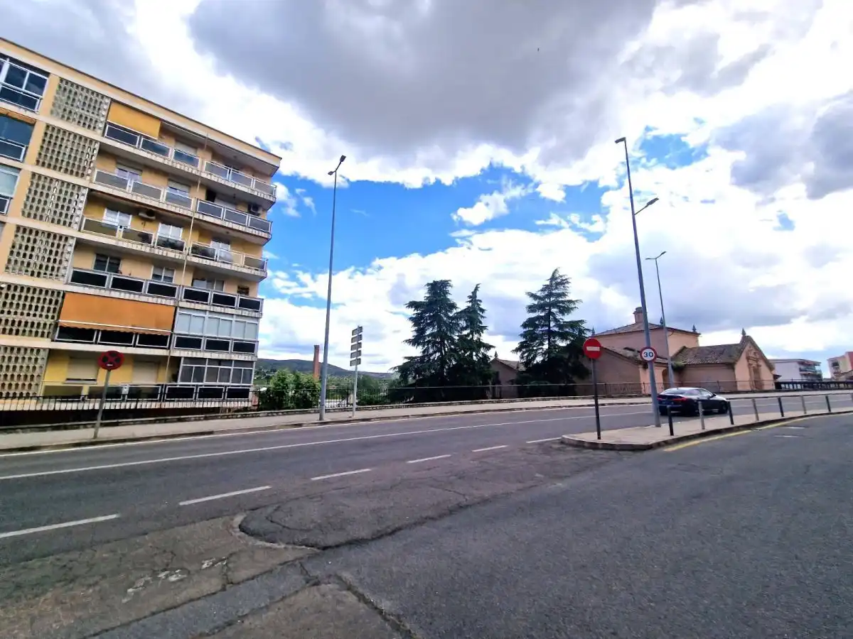 Local comercial en venda a Avenida del Valle,, imagen 3