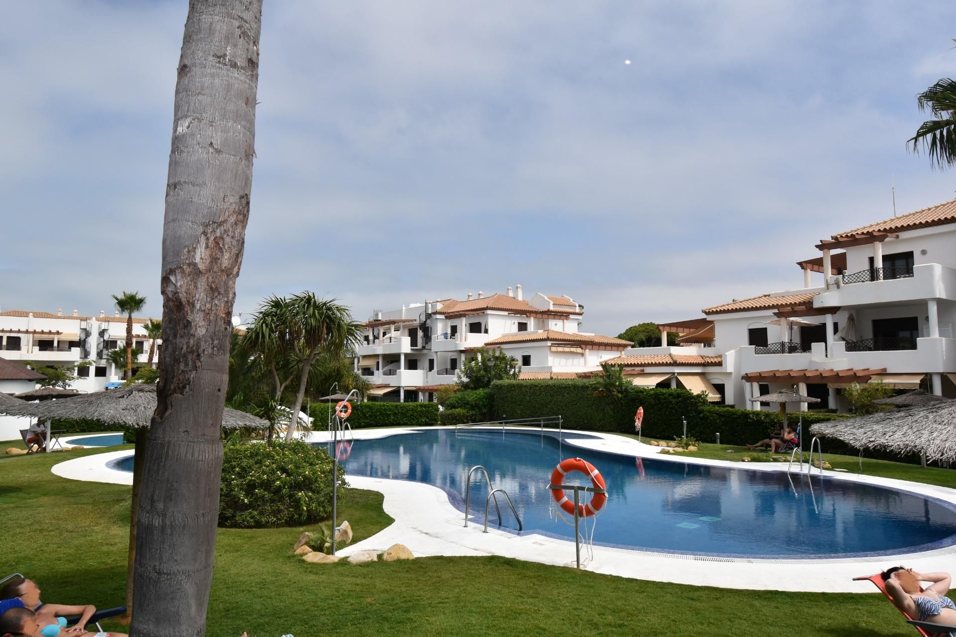 Jardí de Apartament en venda en Chiclana de la Frontera amb Jardí privat, Terrassa i Piscina comunitària