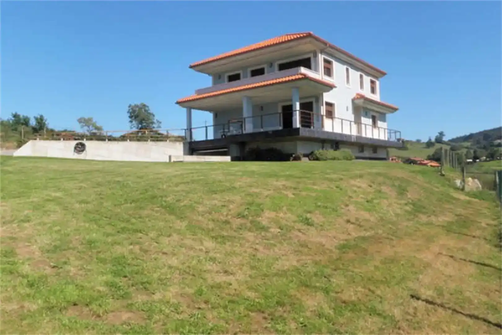 Vista exterior de Pis en venda en Villaviciosa amb Jardí privat, Parquet i Traster
