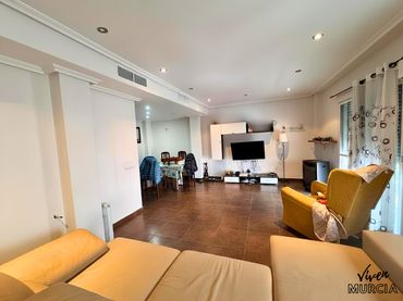 Villa mit Balkon zum Verkauf in Calle San José Obrero
