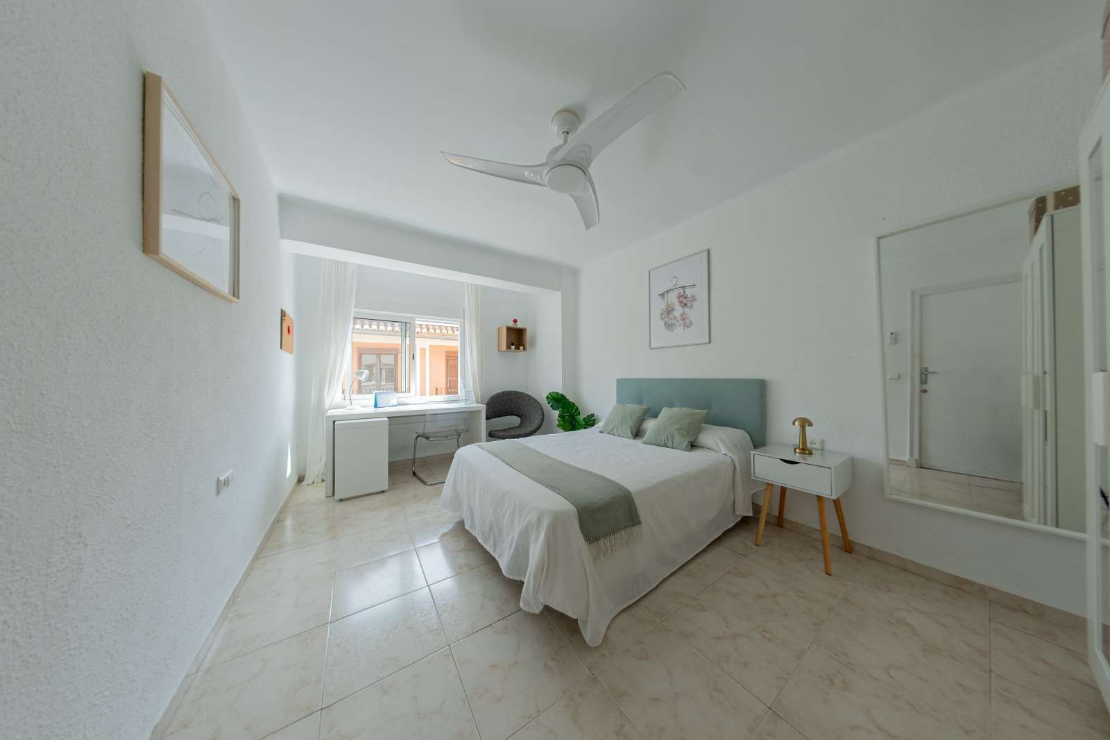 Dormitori de Pis per a compartir en  Valencia Capital amb Aire condicionat, Calefacció i Terrassa