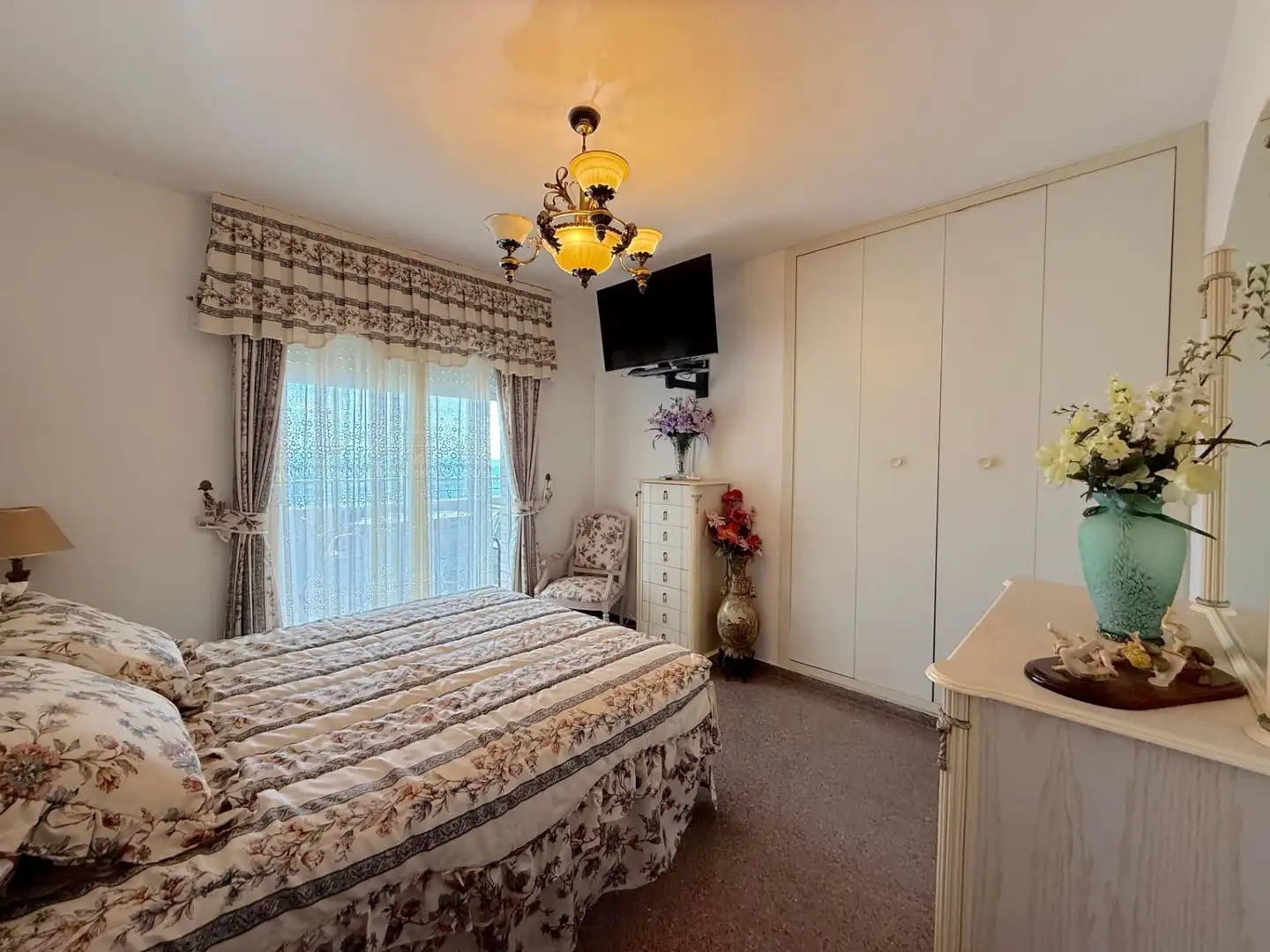 Habitación de Apartamento en venta en Benidorm con Aire acondicionado, Jardín privado y Amueblado