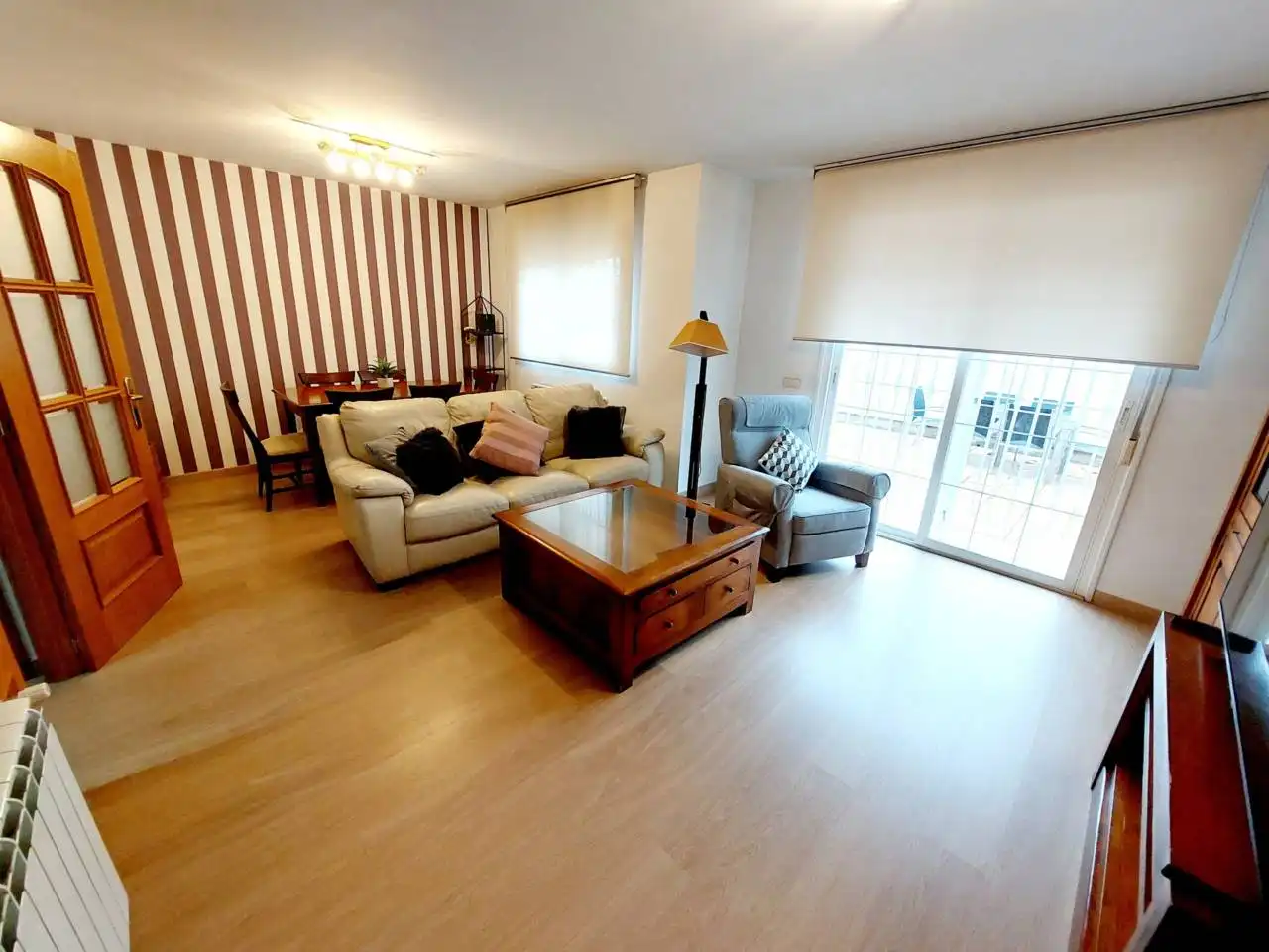 Sala de estar de Casa adosada en venta en Fuenlabrada con Aire acondicionado, Calefacción y Piscina comunitaria