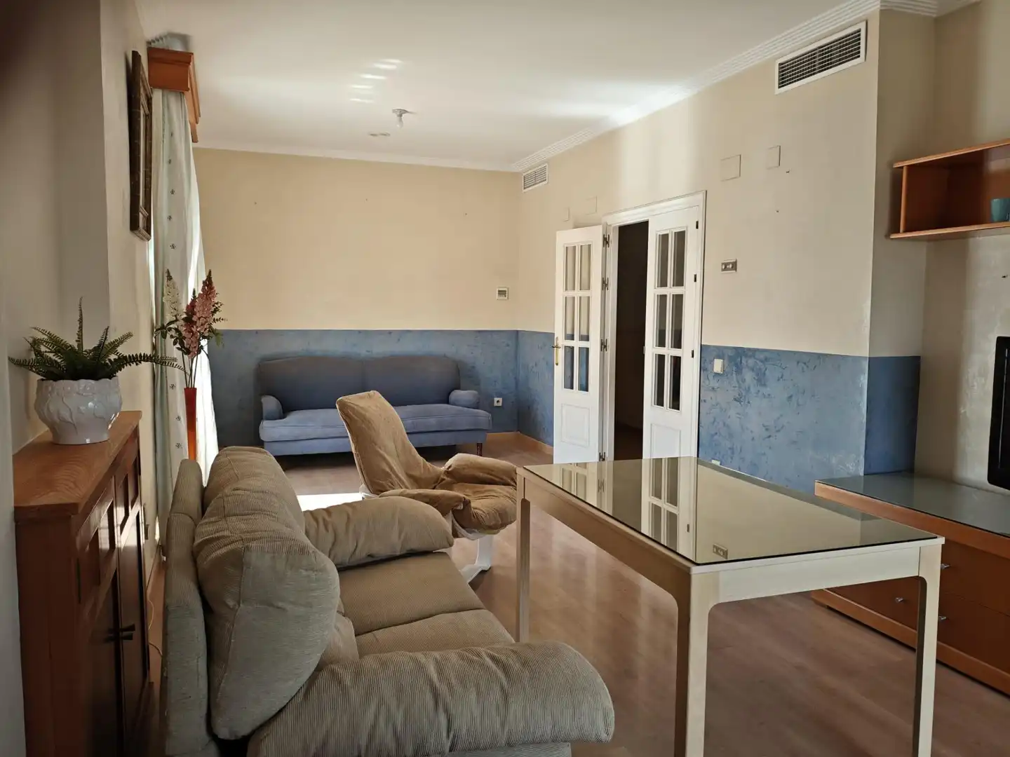 Sala de estar de Piso en venta en Sevilla con Balcón y Jacuzzi