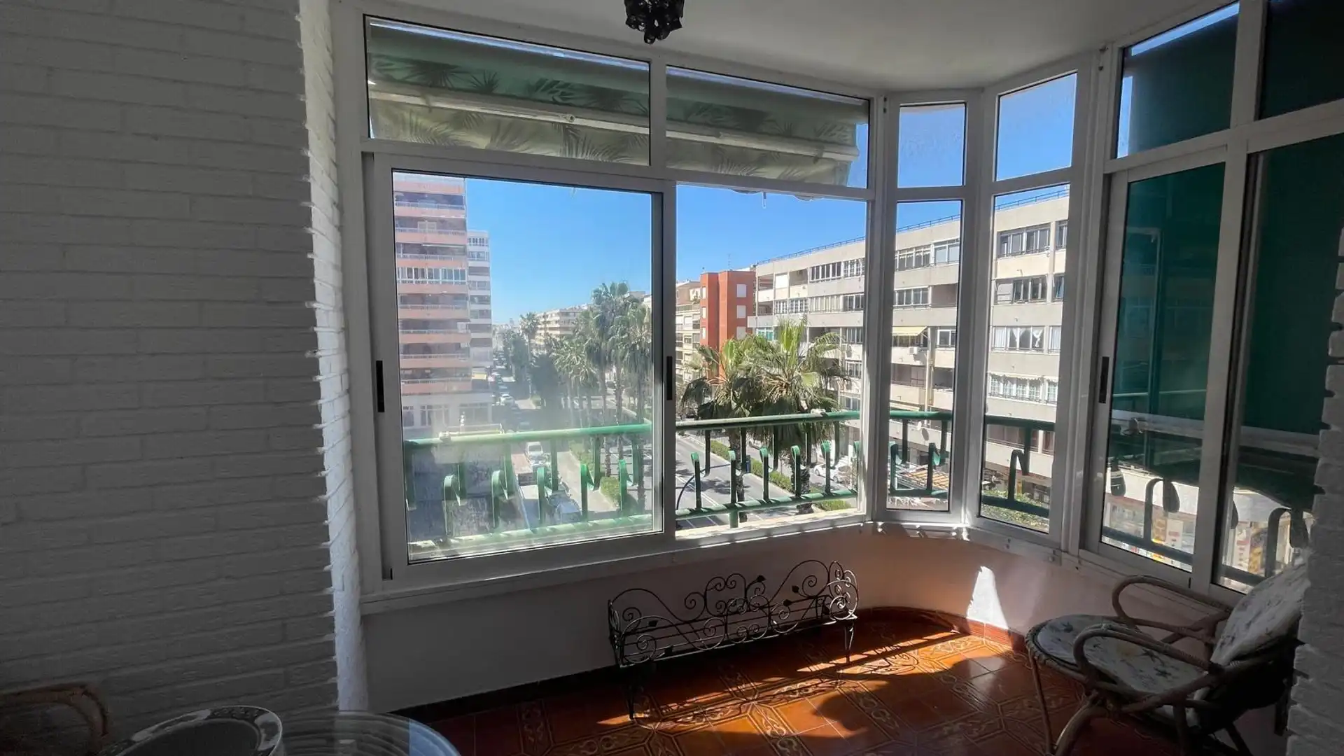 Dormitori de Apartament en venda en Torrevieja amb Terrassa, Moblat i Balcó