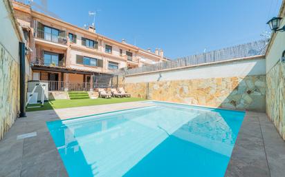 Swimming pool of Single-family semi-detached for sale in Navalcarnero  with Air Conditioner, Terrace and Swimming Pool