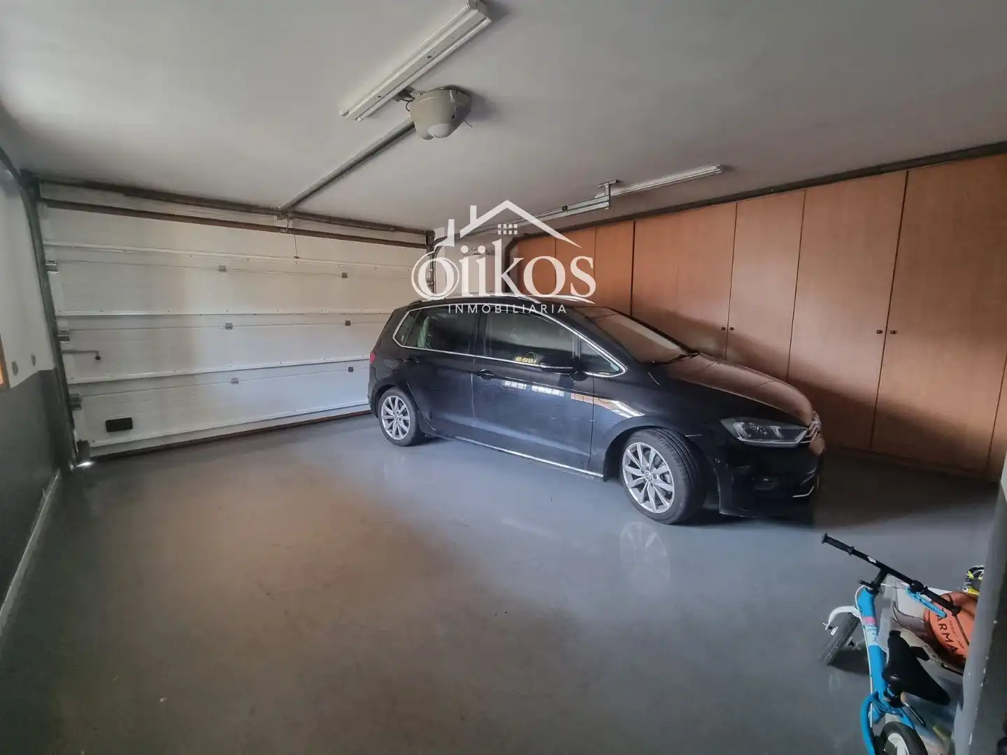 Parking de Casa adosada en venta en Villamayor con Aire acondicionado, Calefacción y Parquet