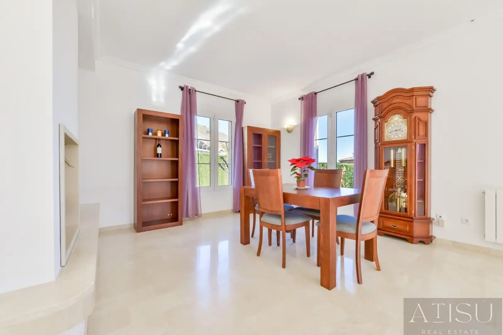 Villa con piscina in vendita a Golf Bahia, imagen 32