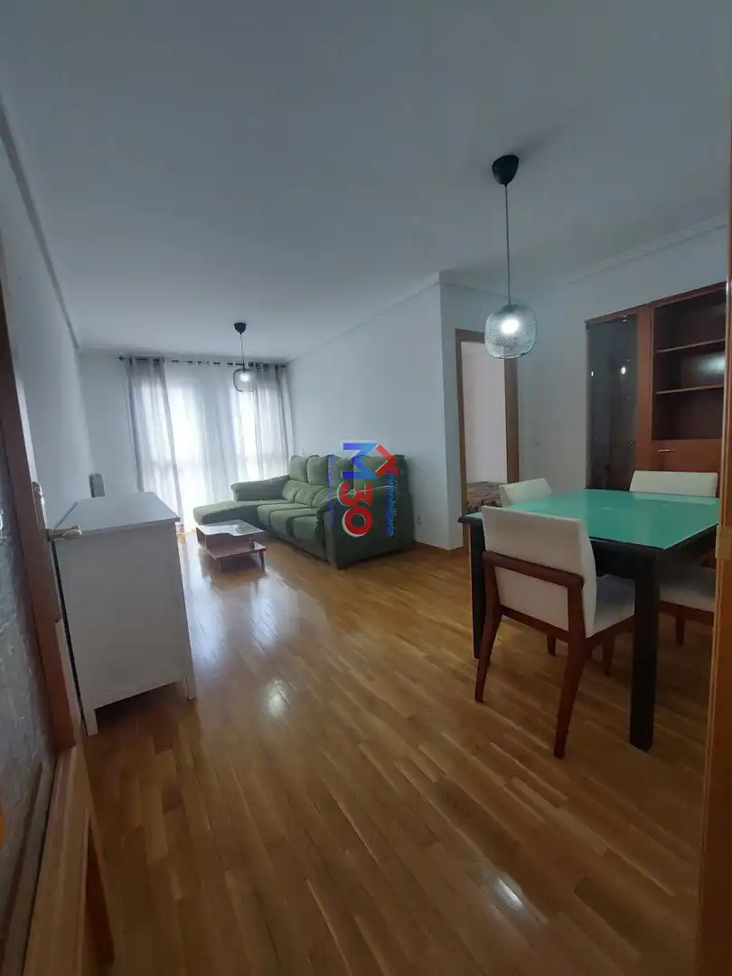 Habitación de Apartamento de alquiler en Miranda de Ebro con Calefacción, Parquet y Terraza