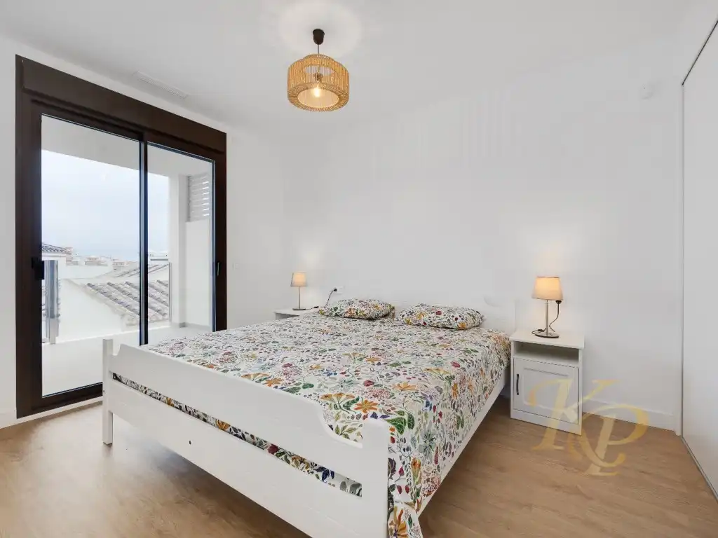 Dormitori de Apartament en venda en Orihuela amb Aire condicionat i Jardí privat