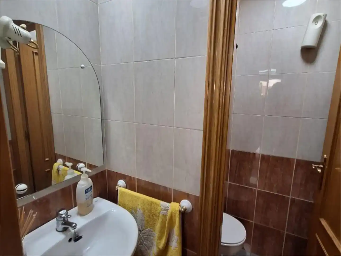 Baño de Local en venta en Zaragoza con Aire acondicionado y Amueblado