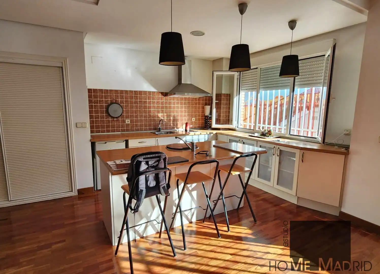 Cuina de Dúplex de lloguer en Madrid amb Aire condicionat i Calefacció