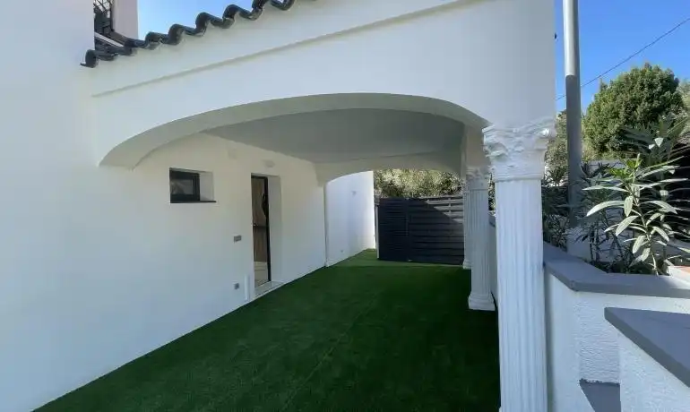 Casa o xalet en venda en Roses amb Aire condicionat, Calefacció i Jardí privat