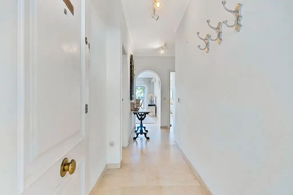 Apartamento con piscina en venta en Castillo Sohail - Myramar, imagen 22