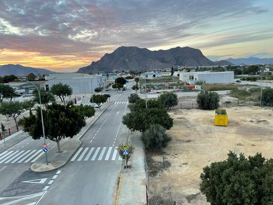 Vista exterior de Terreny industrial en venda en Orihuela