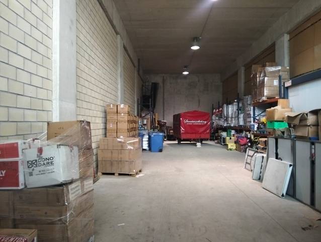 Nave industrial en Venta en Ubarburu Pasealekua en Martutene