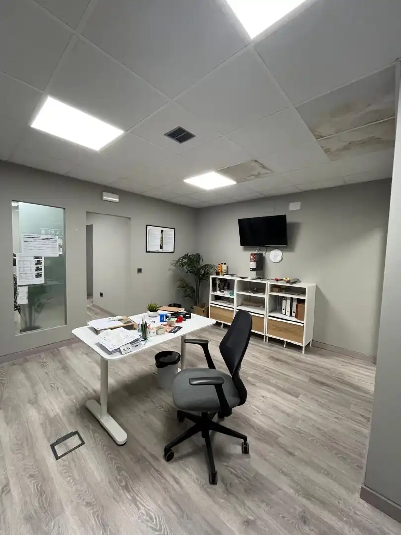 Premises for rent in Santiago de Compostela   with Furnished