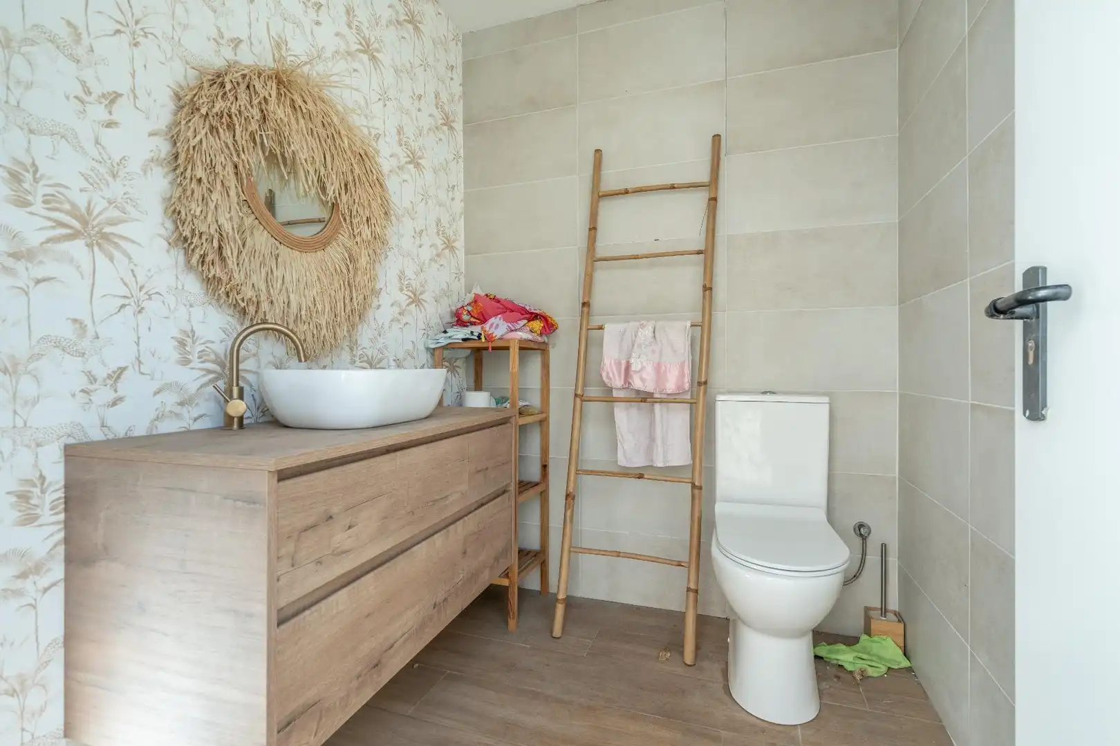 Bathroom of Houses for sale in Valencia  with Private garden, Terrace and Swimming Pool