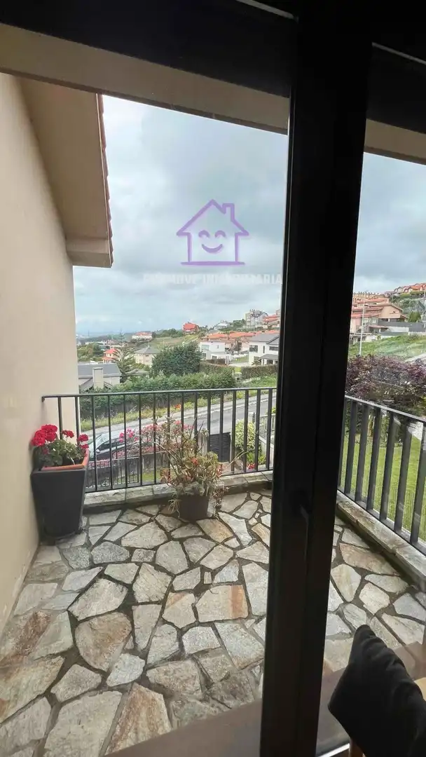 Vista exterior de Casa o chalet de alquiler en A Coruña Capital  con Terraza y Trastero