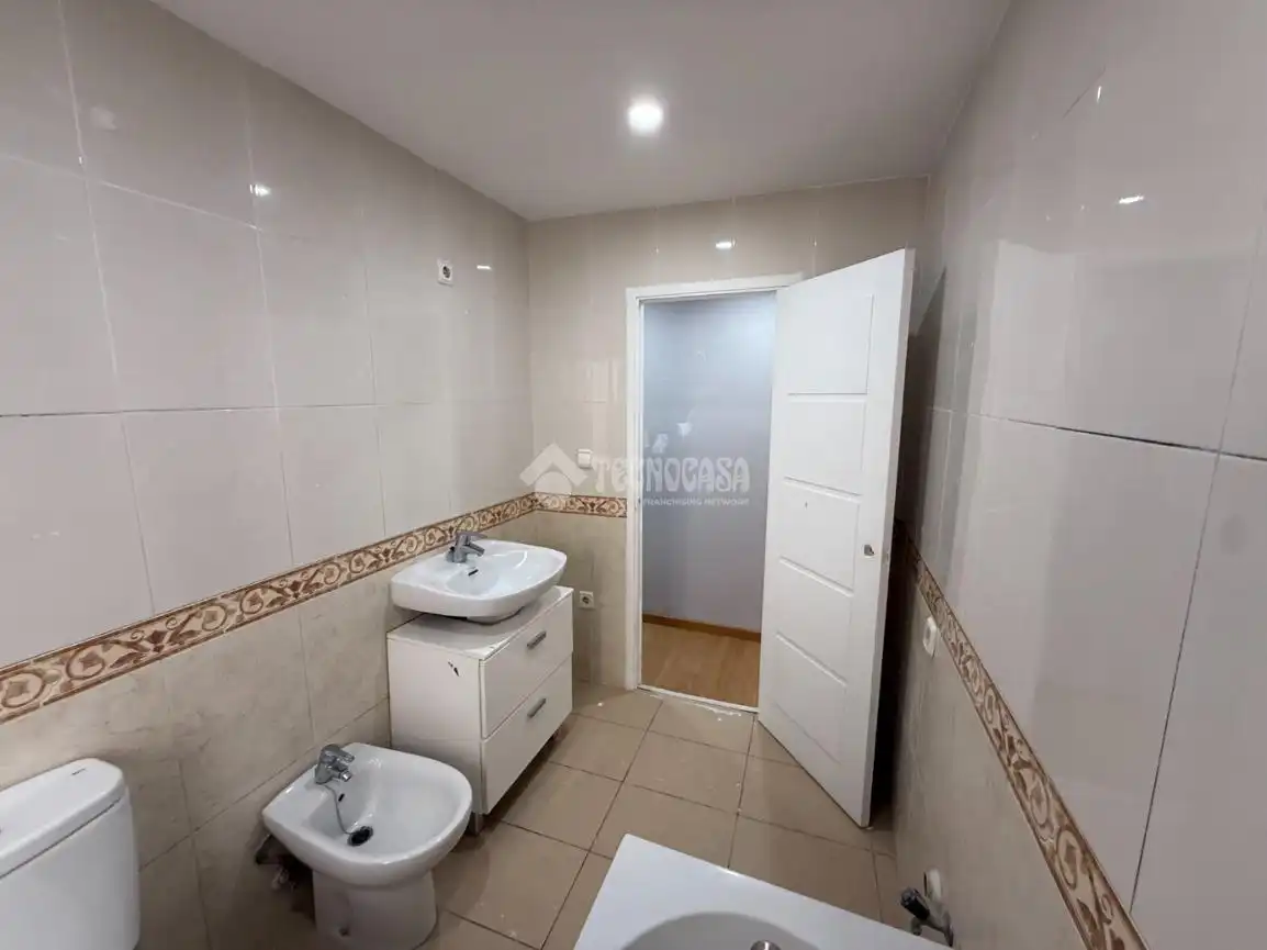 Baño de Piso en venta en Gijón  con Calefacción