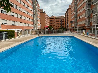 Swimming pool of Flat to rent in  Madrid Capital  with Air Conditioner