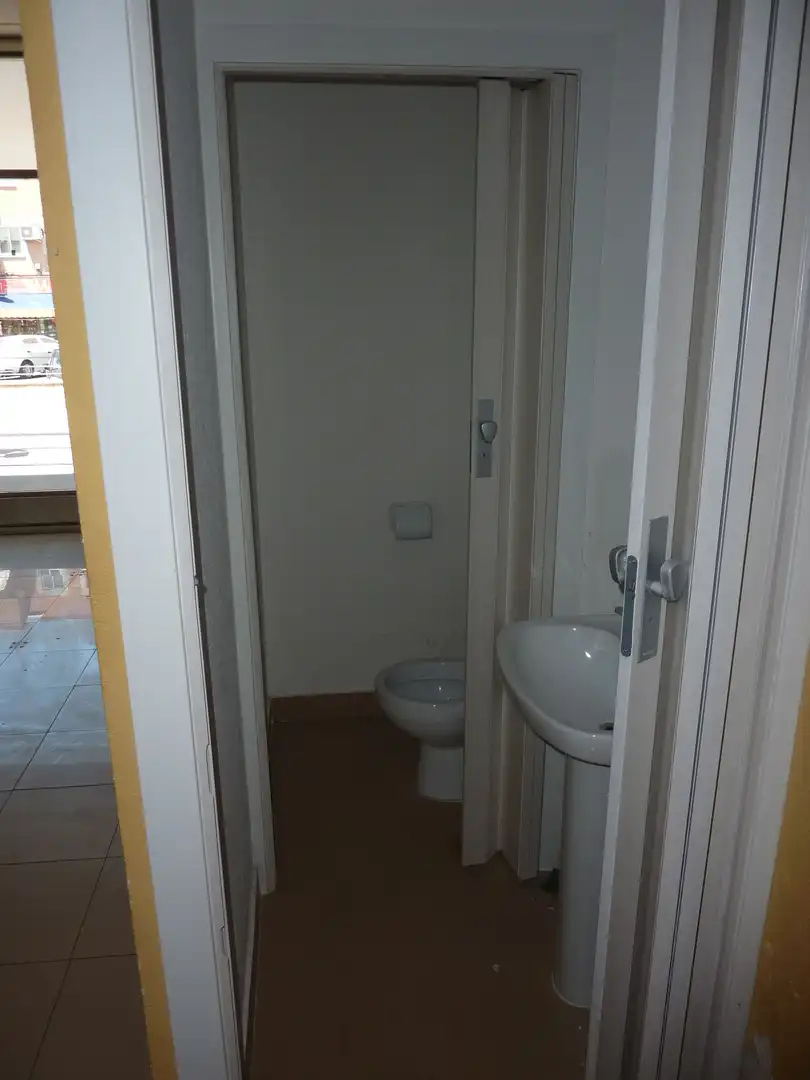 Local en venta en Avenida de las Provincias, 27, La Serna