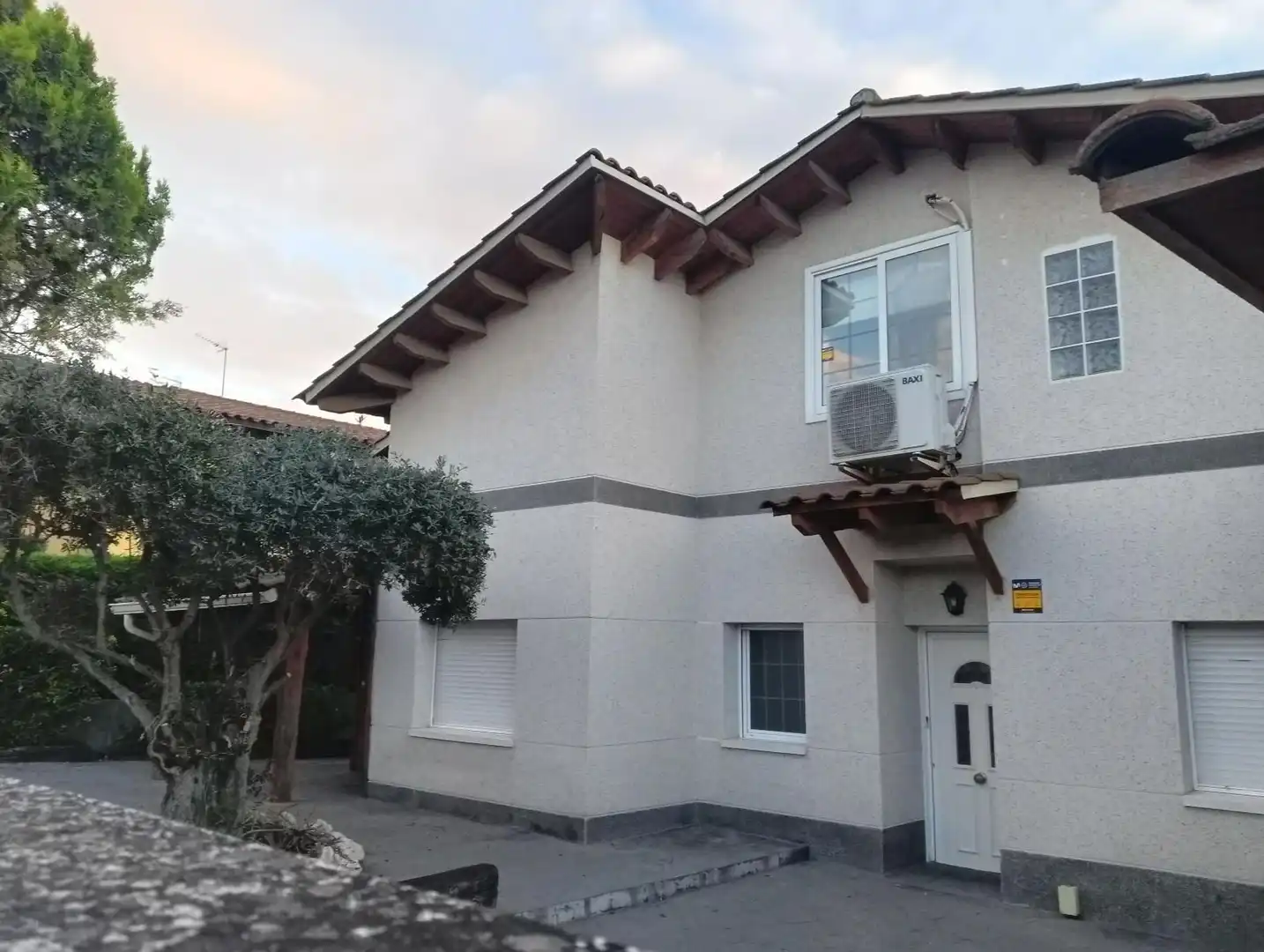 Vista exterior de Casa o xalet en venda en Lliçà d'Amunt amb Aire condicionat, Calefacció i Jardí privat