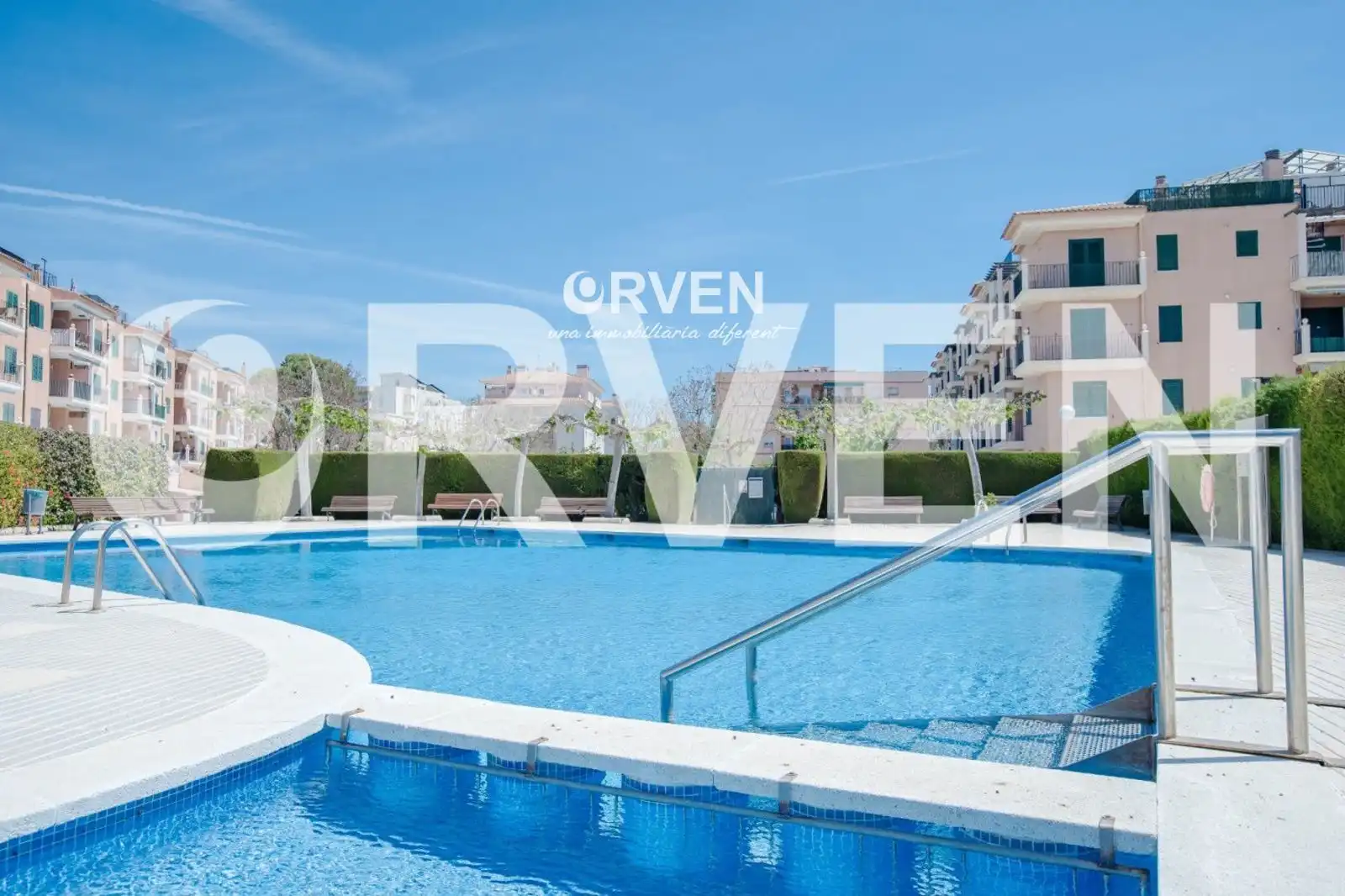 Apartament amb piscina en venda a Nacional 340