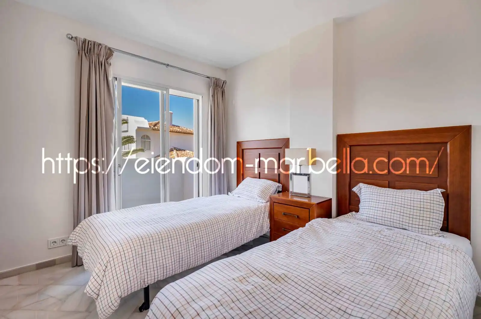 Bedroom of Apartments for sale in Marbella  with Air Conditioner, Terrace and Furnished