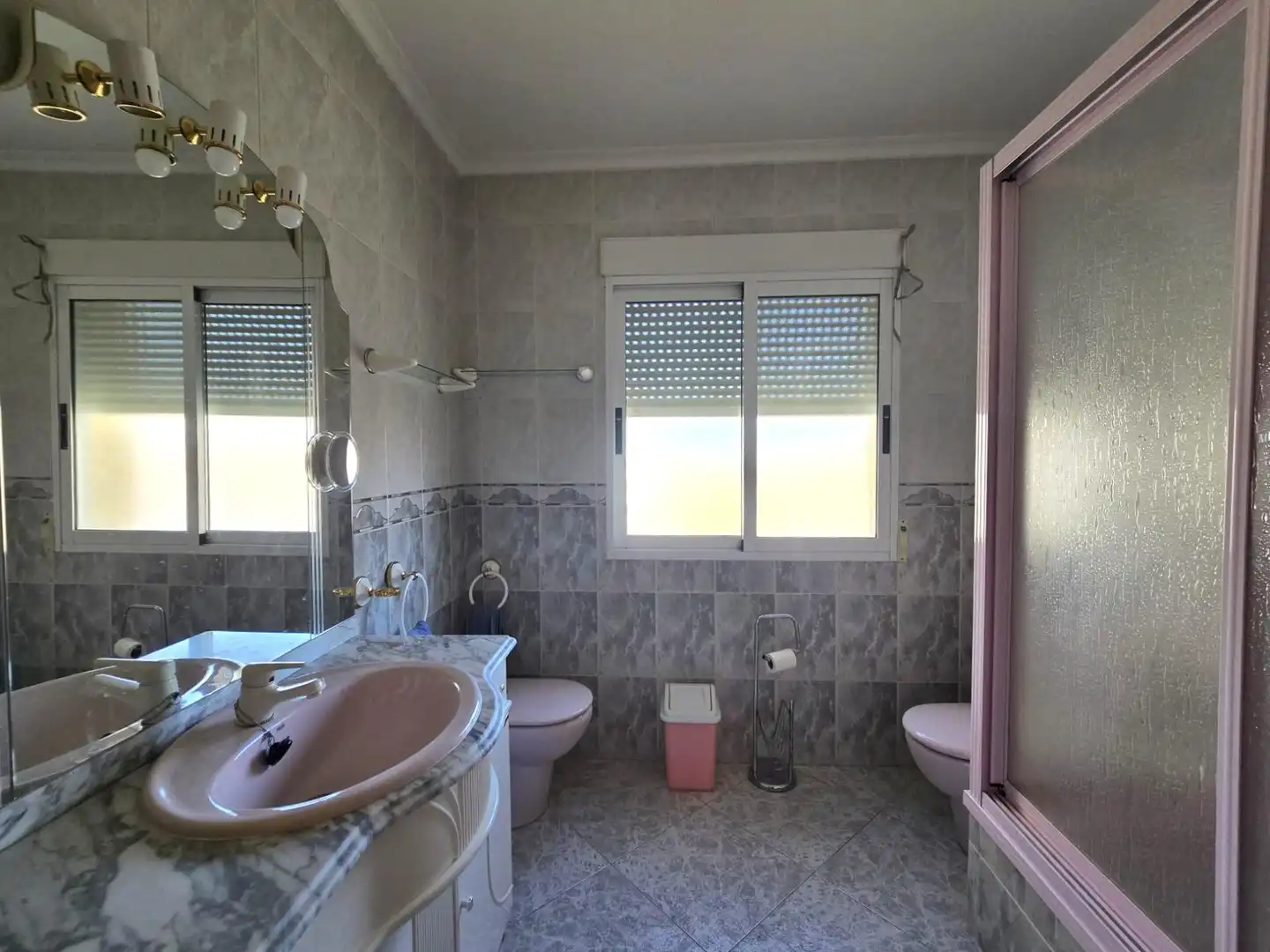 Houses for sale in Calle ALVARO DE HINOJOSA, Miralvalle - Av. Virgen del Puerto - La Data