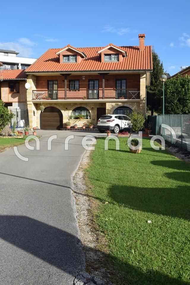 Exterior view of House or chalet for sale in Miengo  with Private garden
