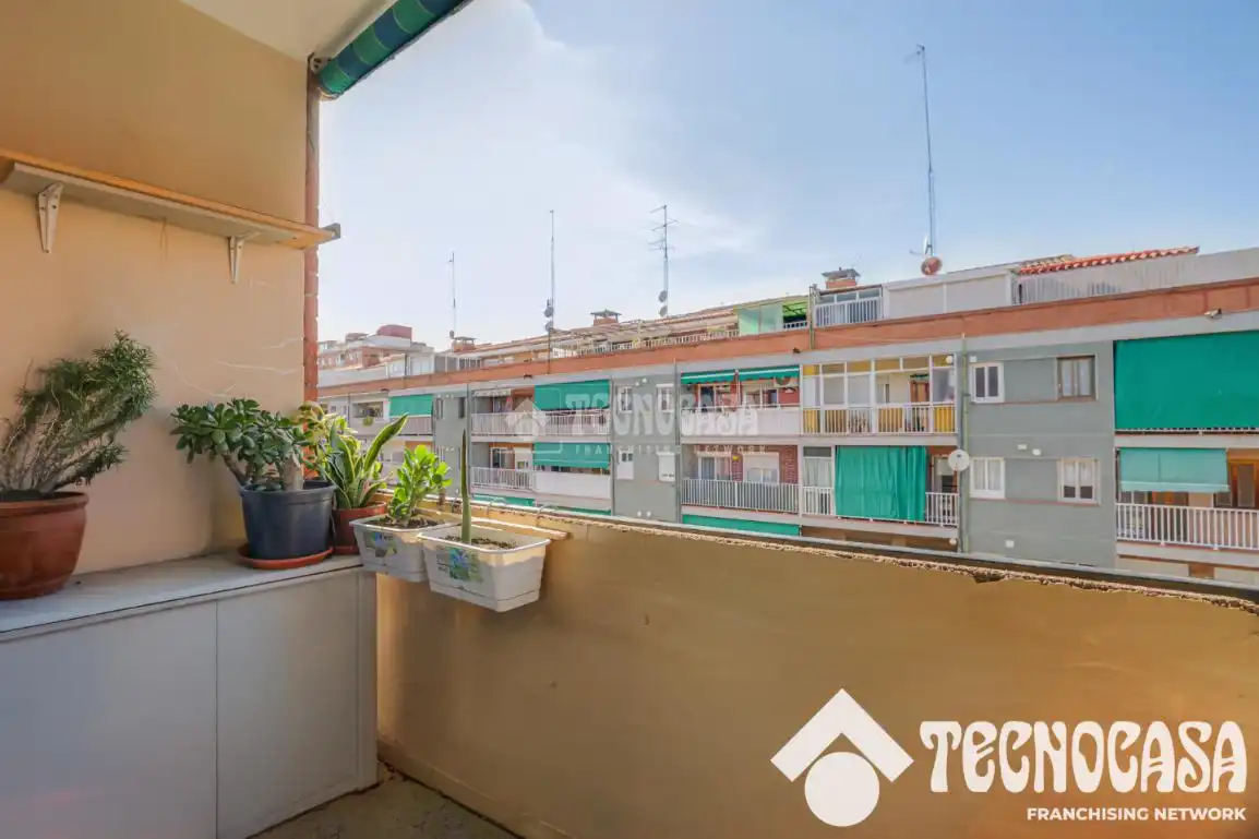 Terrasse von Wohnung zum Verkauf in Badalona mit Klimaanlage und Balkon