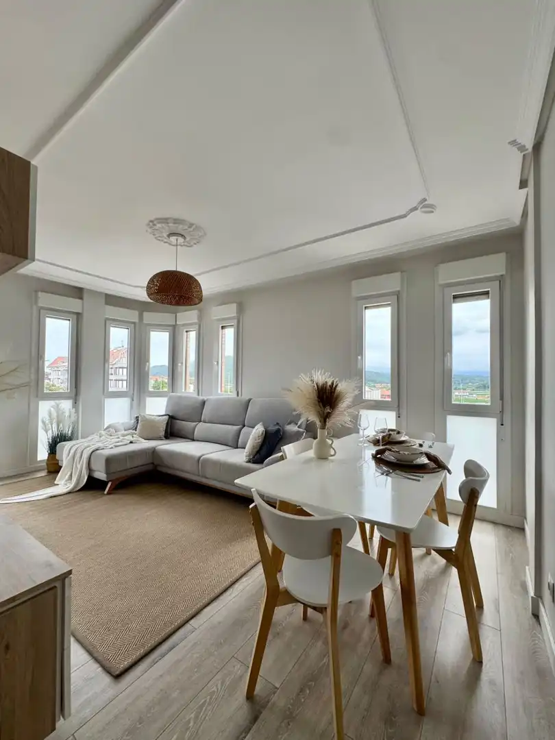 Sala de estar de Piso en venta en Noja con Calefacción y Terraza