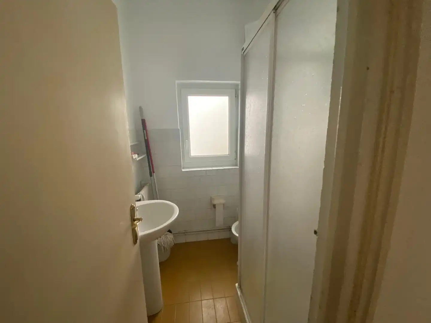 Baño de Piso en venta en Torrelavega  con Amueblado