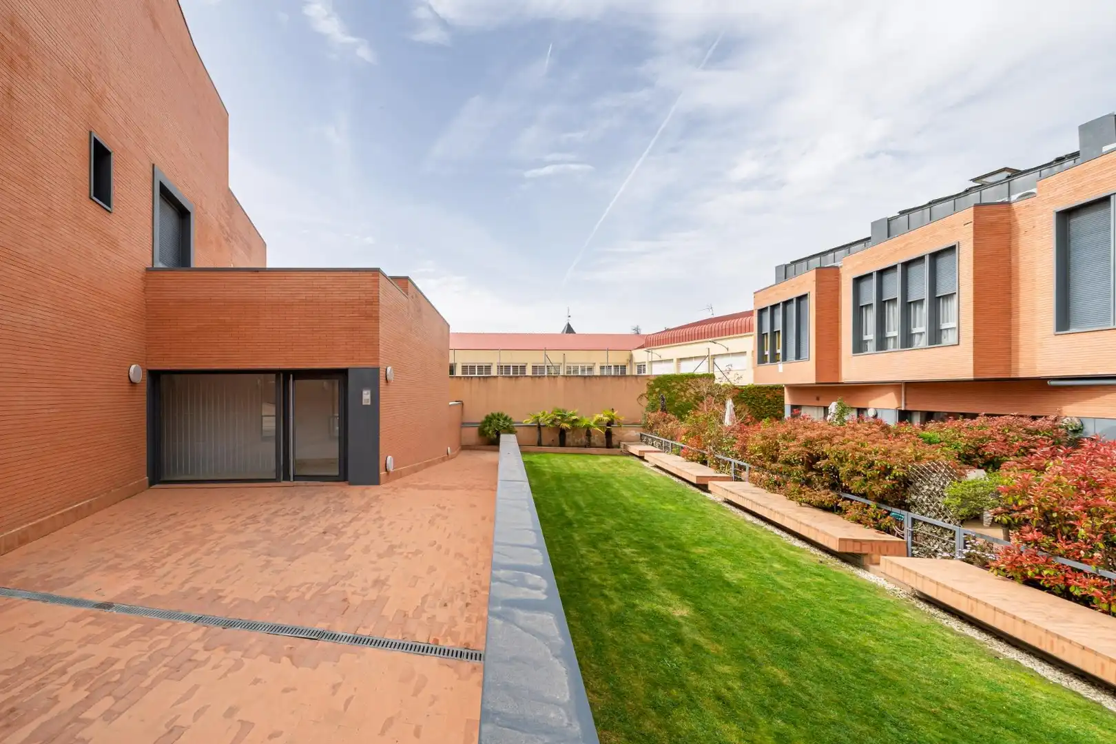 Vista exterior de Àtic en venda en Torrelodones amb Aire condicionat, Calefacció i Jardí privat